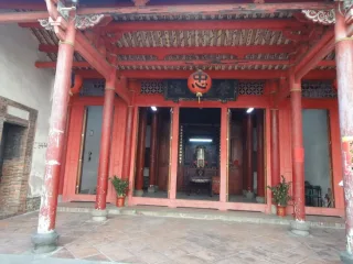 懷忠祠