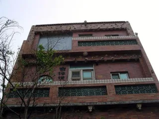 鹿港燒陶藝館外