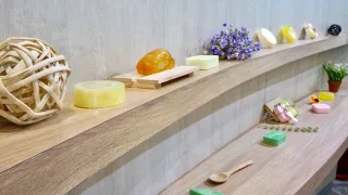董事長認為這樣的純天然的保養品，推出後一定會深受消費者的喜愛，於是在1986年，他以自己的名字「廣」字，加上「源良」為品牌命名，也期許這個品牌能夠，廣結善緣，品質優良！