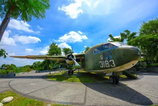 C-119從民國47年開始在空軍服役，原本有上百架，到了民國84年起陸續除役，全部堪用的，大約只剩35架。這種專門用來擔任運補、空投、空降及搜救等任務的運輸機，現在已經全部由較好的C-130取代。除役末期前，C-119主要用來搭載傘兵，讓傘兵訓練跳傘，或是用來載運貨物，有時也會載運回營或回鄉的官兵。