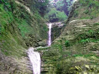 紮基谷瀑布群（八八水災後向未修復）