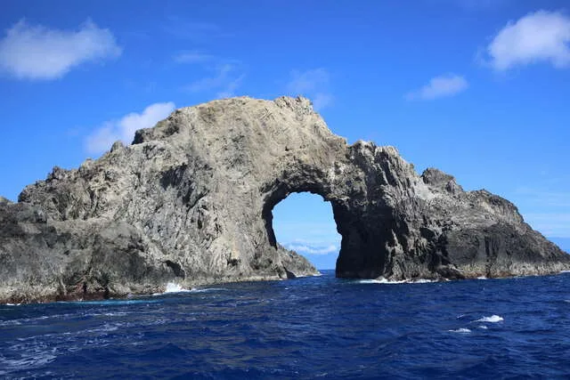綠島樓門岩