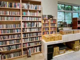 玫瑰色二手書店