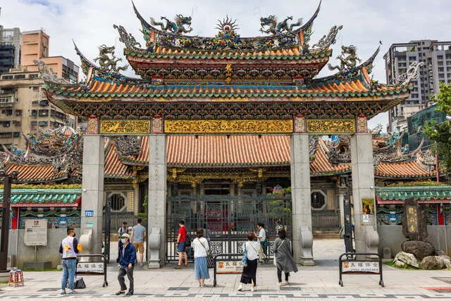 艋舺龍山寺入口