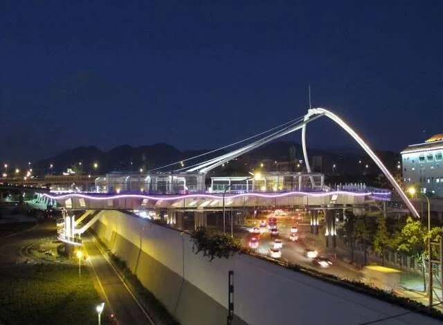 迪化運動公園跨堤景觀平臺-夜景-攝影/高讚賢