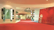 喜氣洋洋之室內產示空間