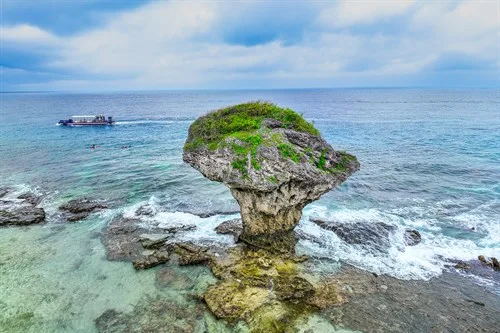 花瓶岩全景