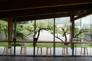 06_庭園照_百書咖啡廳