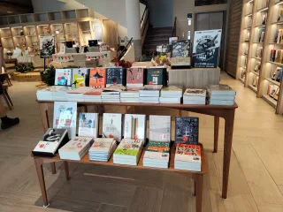 一樓主題書桌