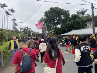 捉童乩跳過火民俗文化走讀
