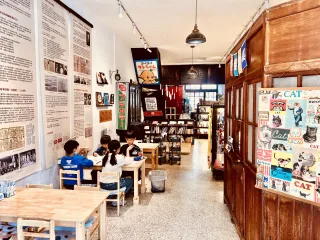 基地主要據點內部為獨立書店--大貓書屋